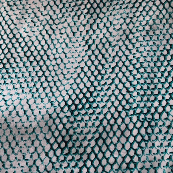 Michael Kors women’s v-neck top small blu green black print - Picture 8 of 8